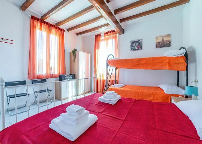 Centro Torri Huge X6 Apartment *