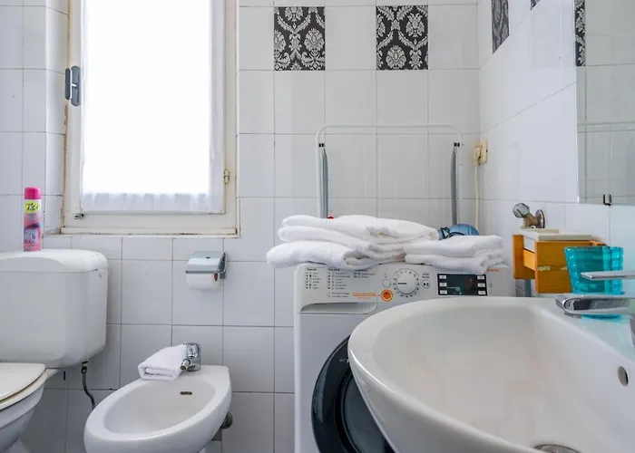 Centro Torri Huge X6 Apartment *