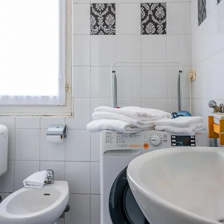 Centro Torri Huge X6 Apartment *